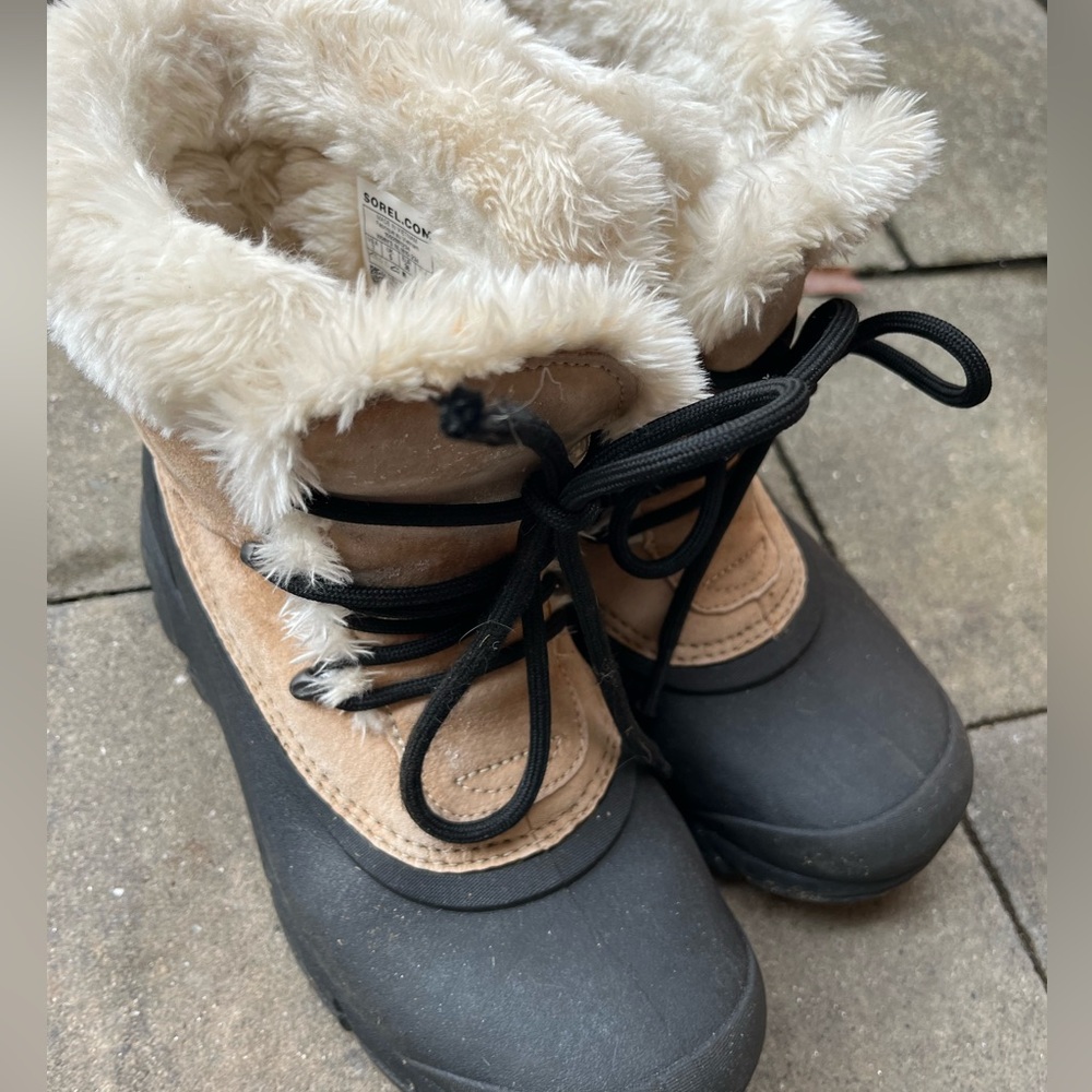 Sorel - Women’s Thinsulate - Tan and Black - Snow Winter Cold Weather Boots